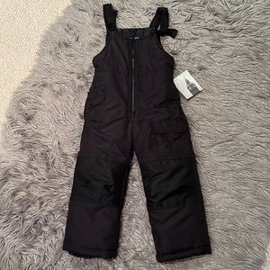 New kids black London Fog Snowsuit snow bib size 4
